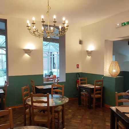 Le Royal Hotel Saint-Pol-sur-Ternoise Bagian luar foto