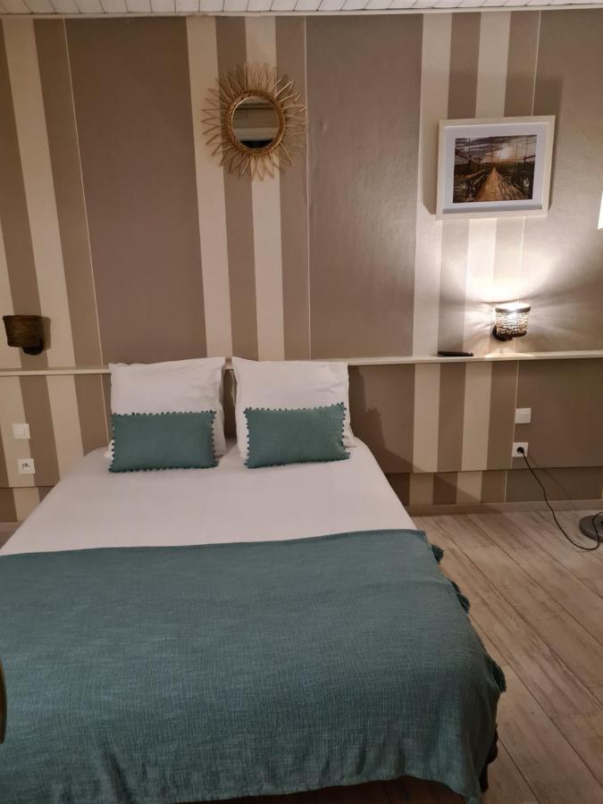 Le Royal Hotel Saint-Pol-sur-Ternoise Bagian luar foto