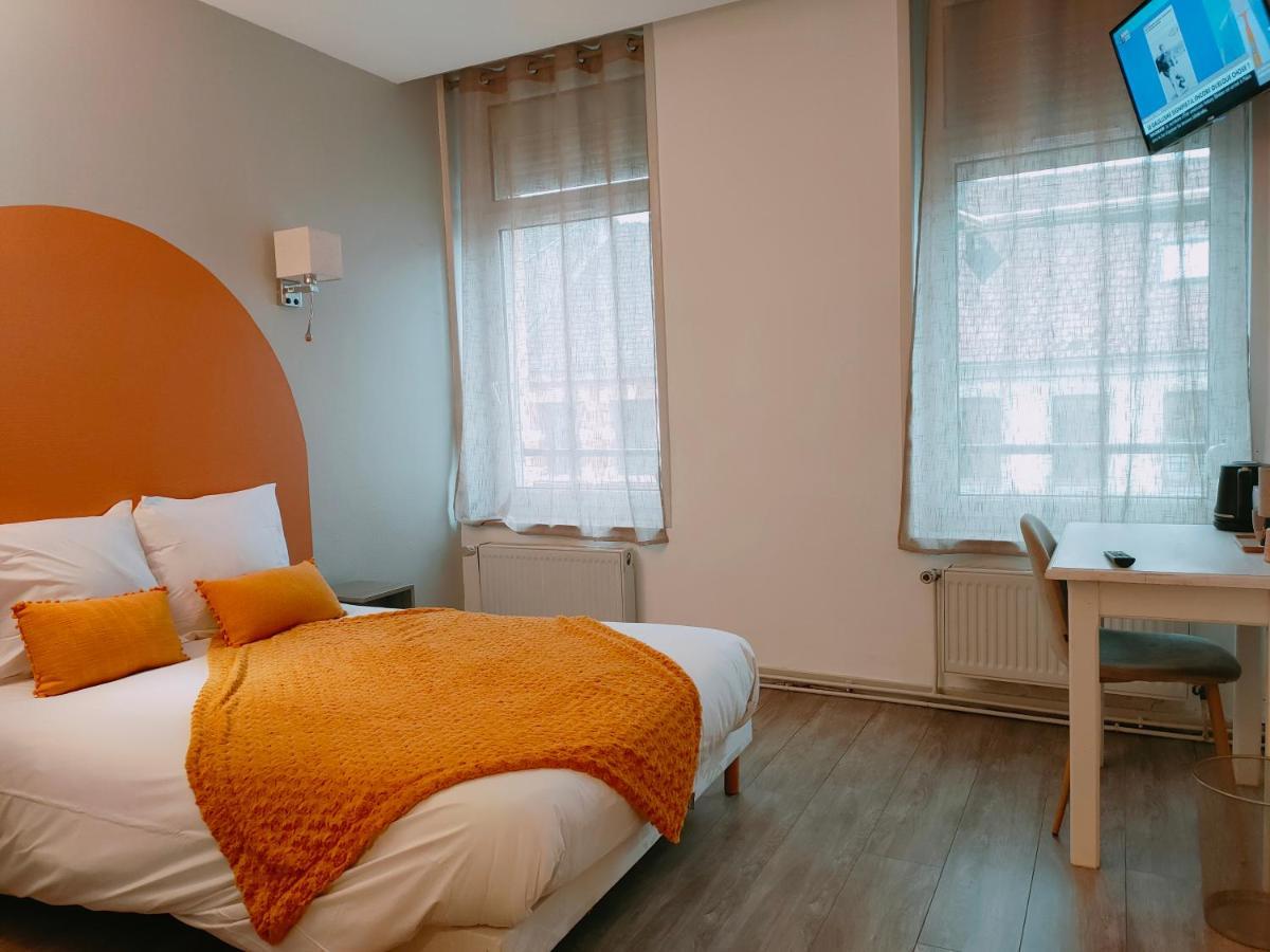 Le Royal Hotel Saint-Pol-sur-Ternoise Bagian luar foto