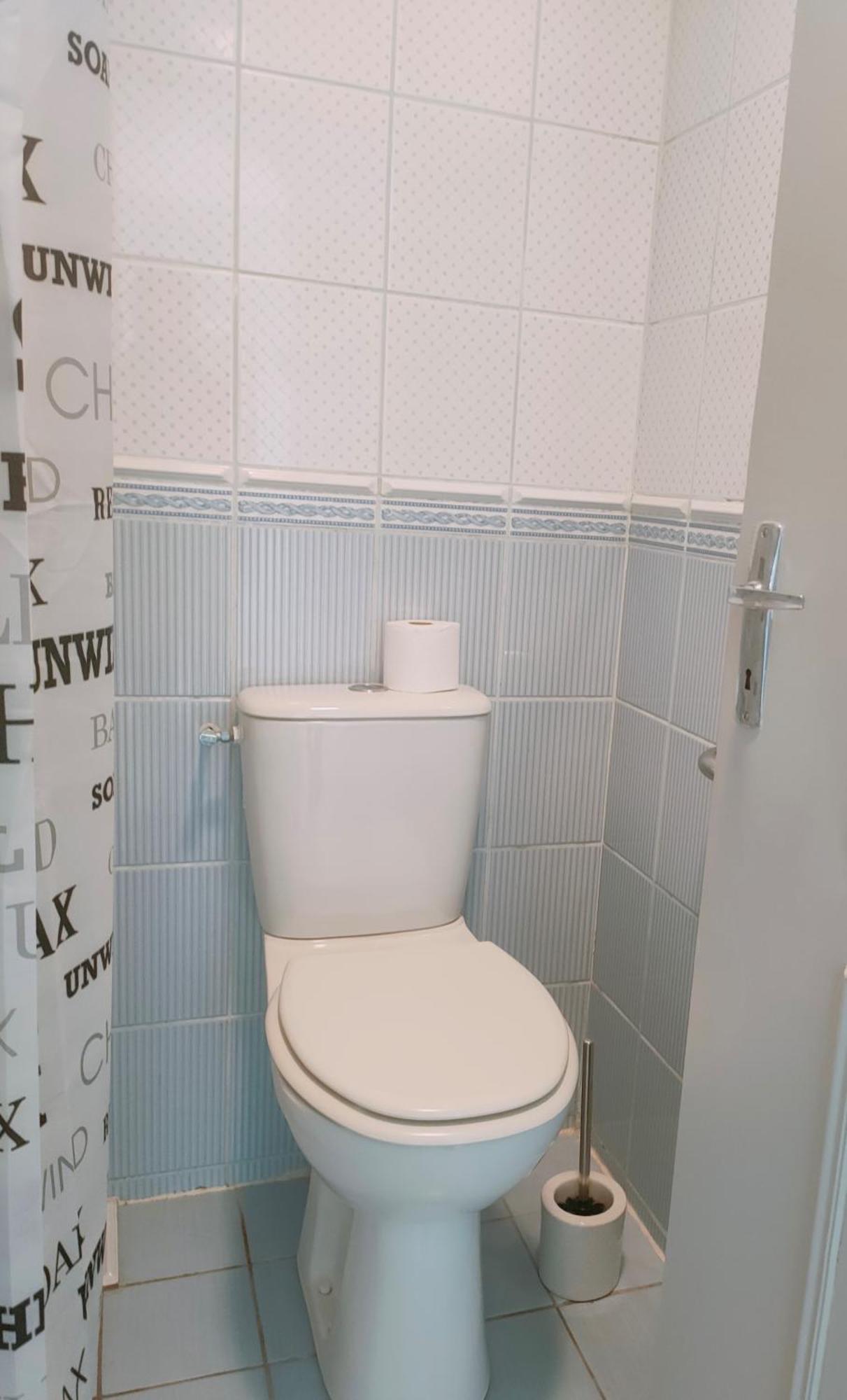 Le Royal Hotel Saint-Pol-sur-Ternoise Bagian luar foto