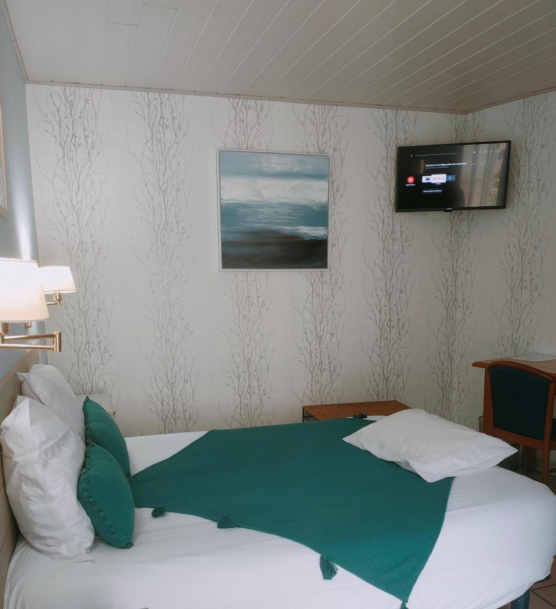 Le Royal Hotel Saint-Pol-sur-Ternoise Bagian luar foto